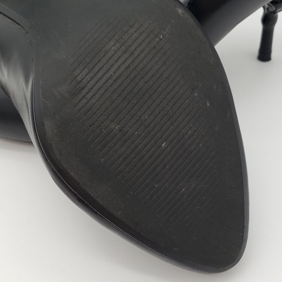 R.E.D Heels with decorative ankle and heel - Picture 9 of 16